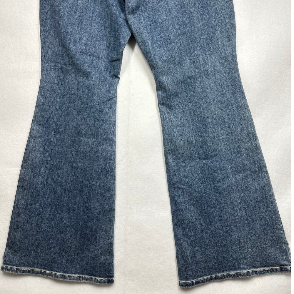 Judy Blue Sz 14W High Waist Flare Jeans Tall Double Button Tinted Blue Denim - Picture 8 of 15